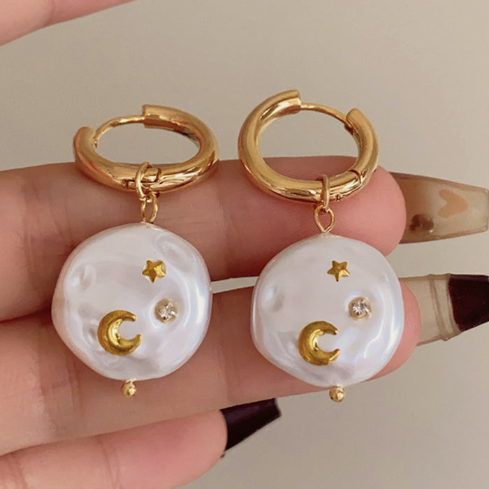 VILZSTUDIOS Elegant pearl earrings with moon and star charms
