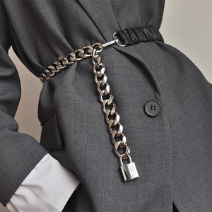 VILZSTUDIOS Stylish belt with lock pendant and chain design