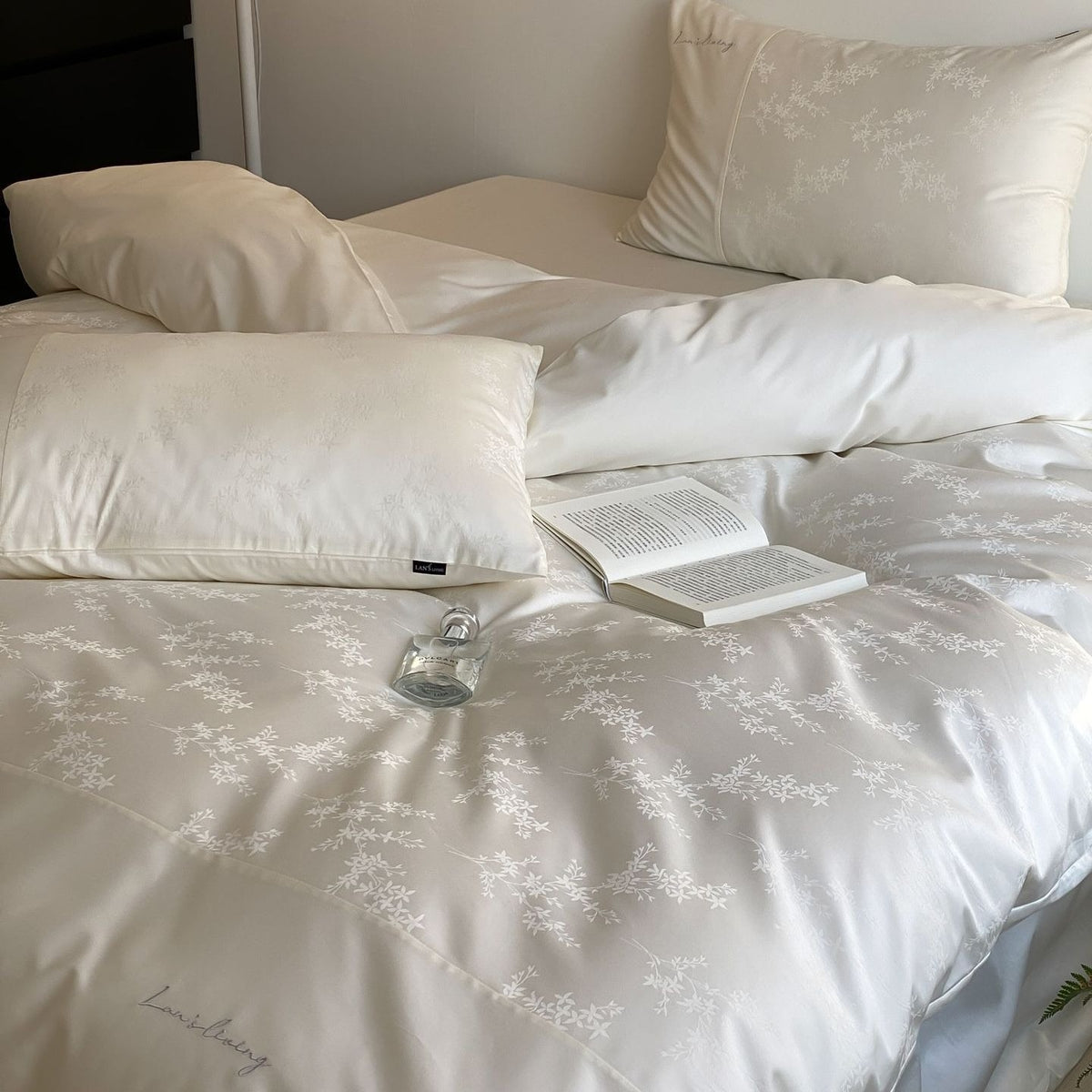 VILZSTUDIOS champagne beige floral jacquard duvet cover set with solid borders and script embroidery