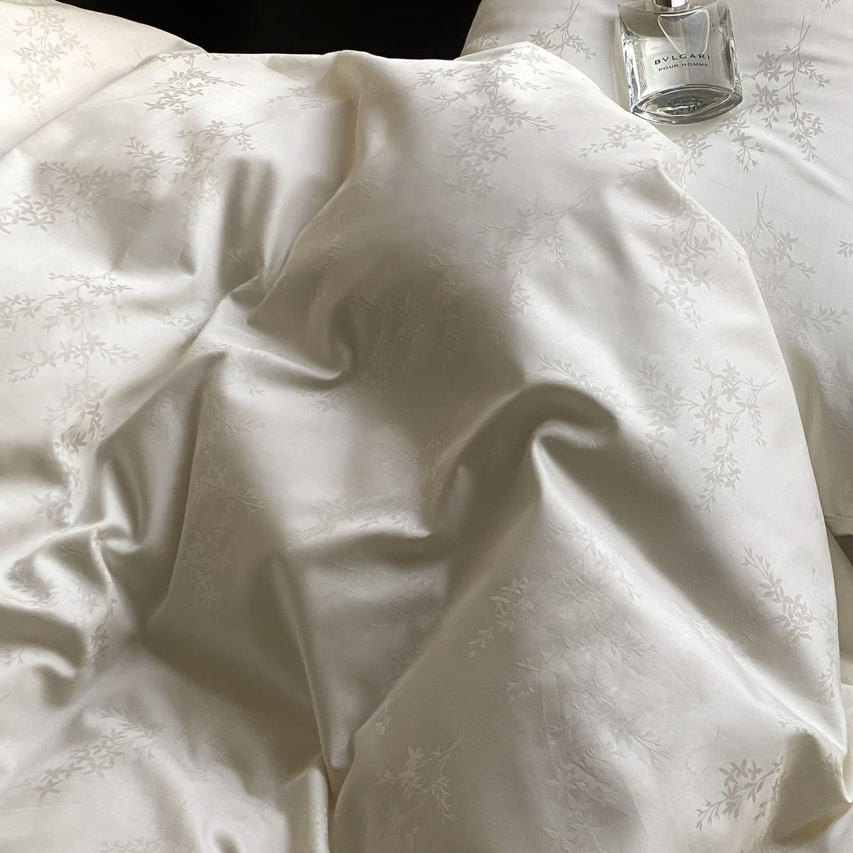 VILZSTUDIOS champagne beige floral jacquard duvet cover set with solid borders and script embroidery