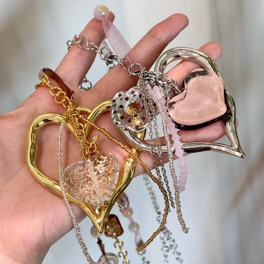 VILZSTUDIOS Charming beaded heart necklace accessory