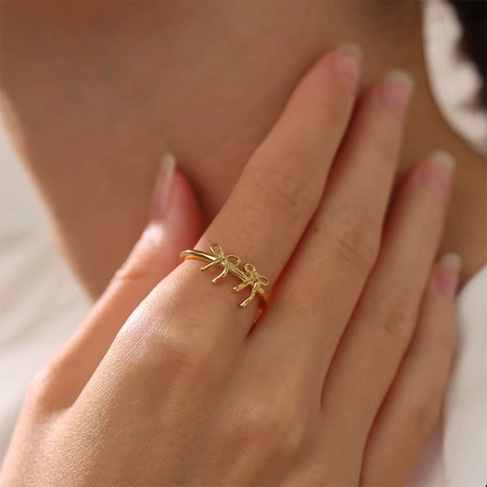 VILZSTUDIOS Charming ring with bow accents