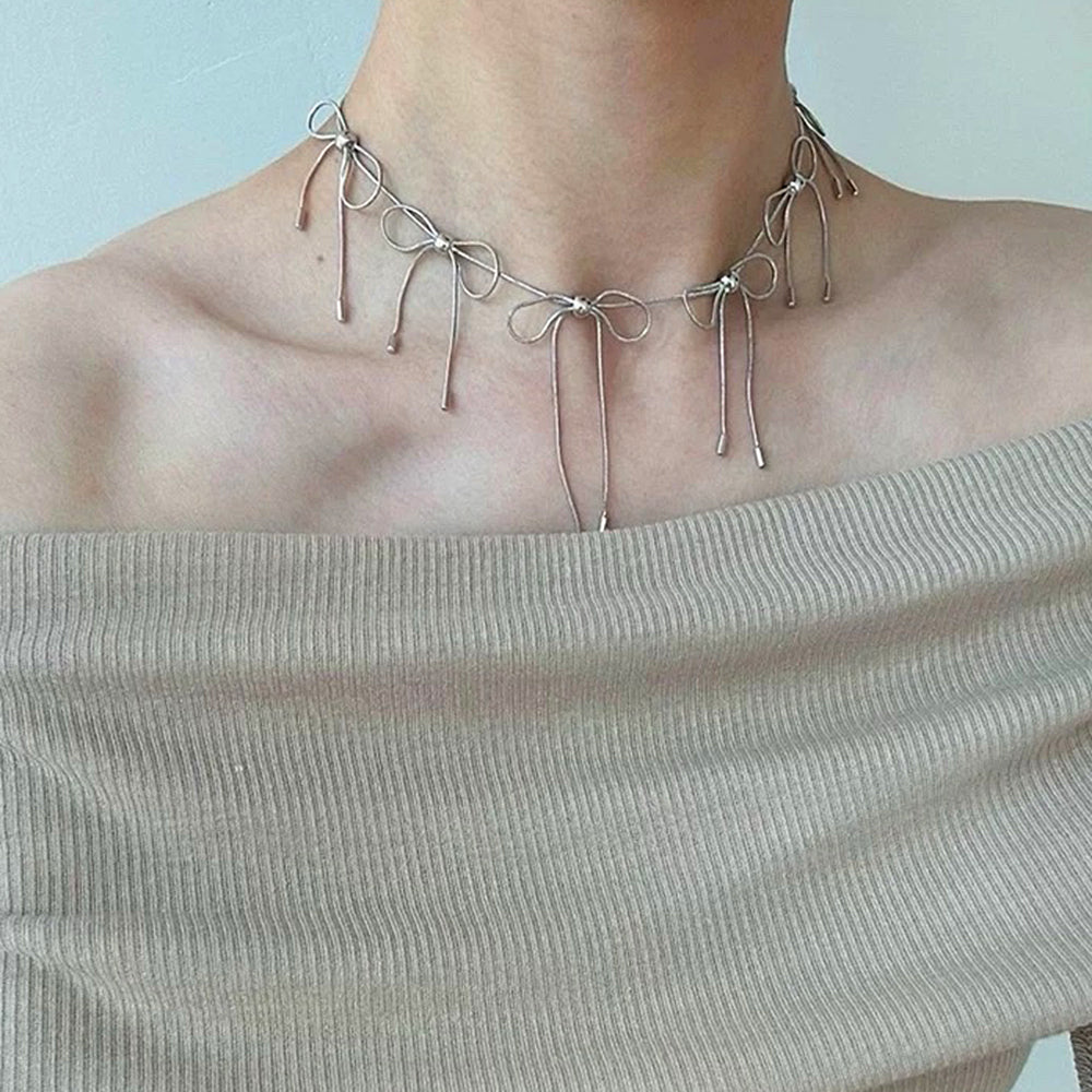 VILZSTUDIOS Choker necklace with bow design