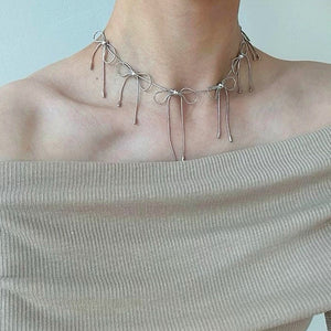 VILZSTUDIOS Choker necklace with bow design