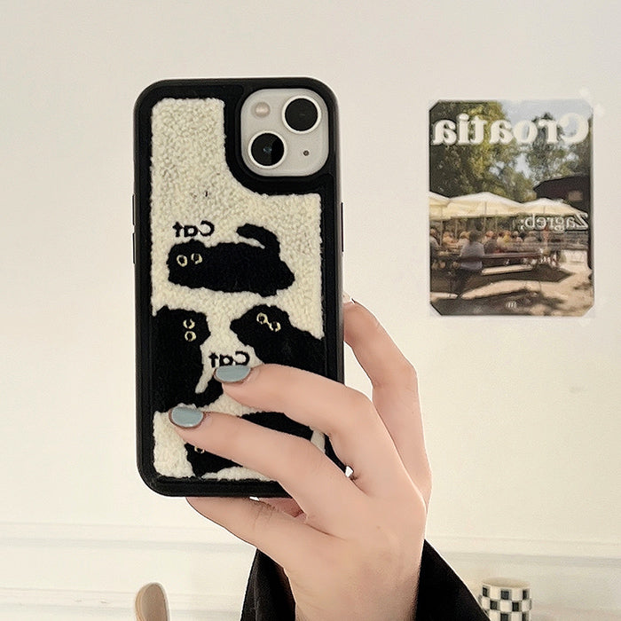 VILZSTUDIOS Stylish embroidered iPhone case with cat design