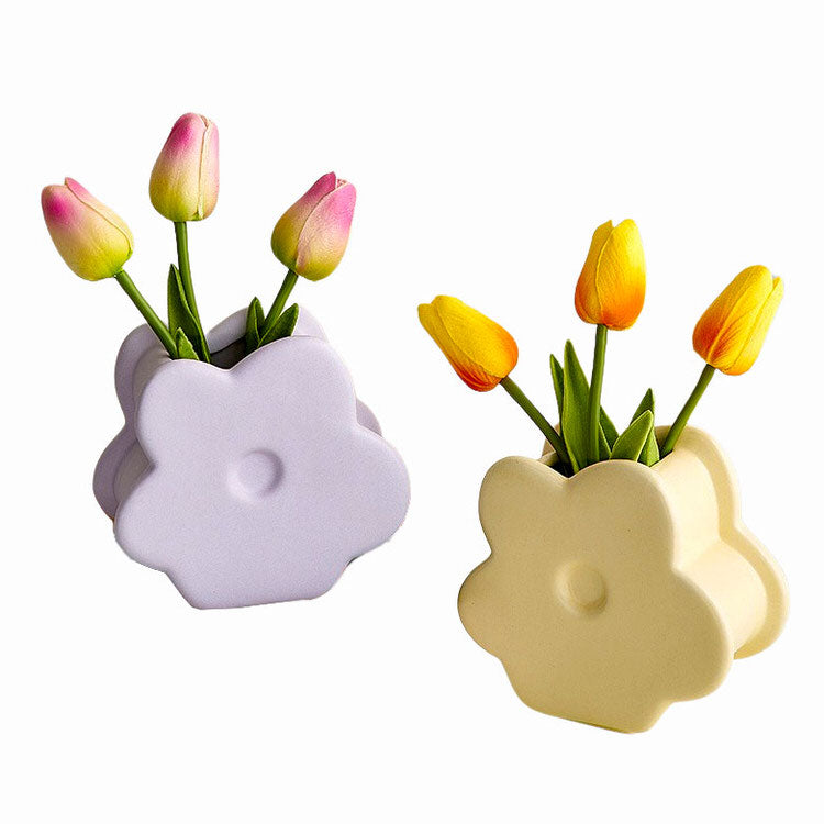 VILZSTUDIOS Charming flower-shaped mini vase for home decor