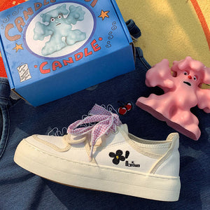VILZSTUDIOS Charming floral gingham sneakers for stylish outfits
