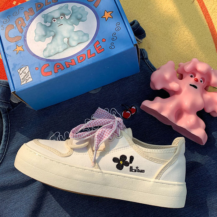 VILZSTUDIOS Charming floral gingham sneakers for stylish outfits