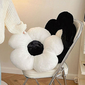VILZSTUDIOS Floral shaped plush pillow