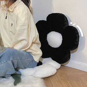 VILZSTUDIOS Floral shaped plush pillow