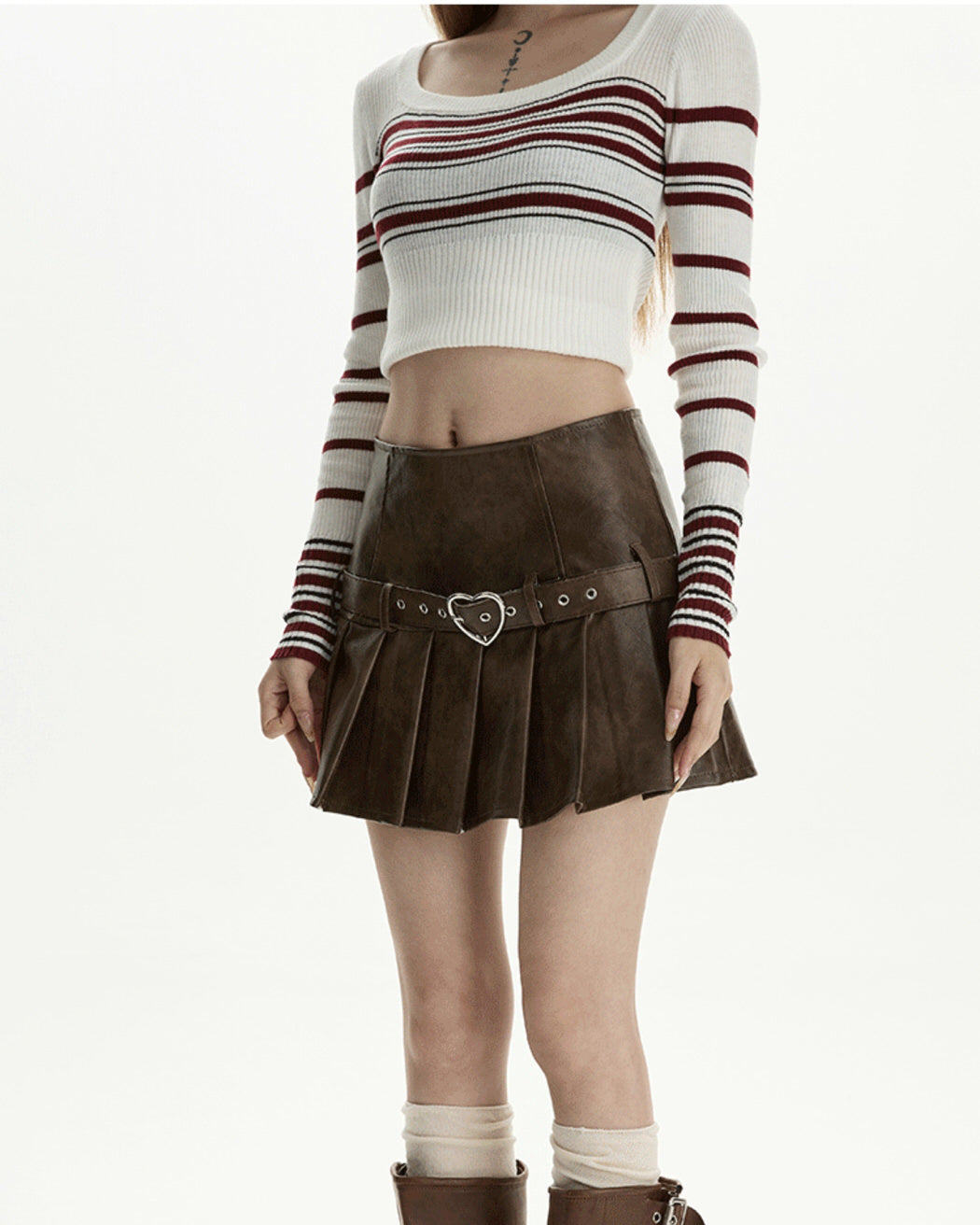 VILZSTUDIOS Charming pleated skirt with heart buckle belt