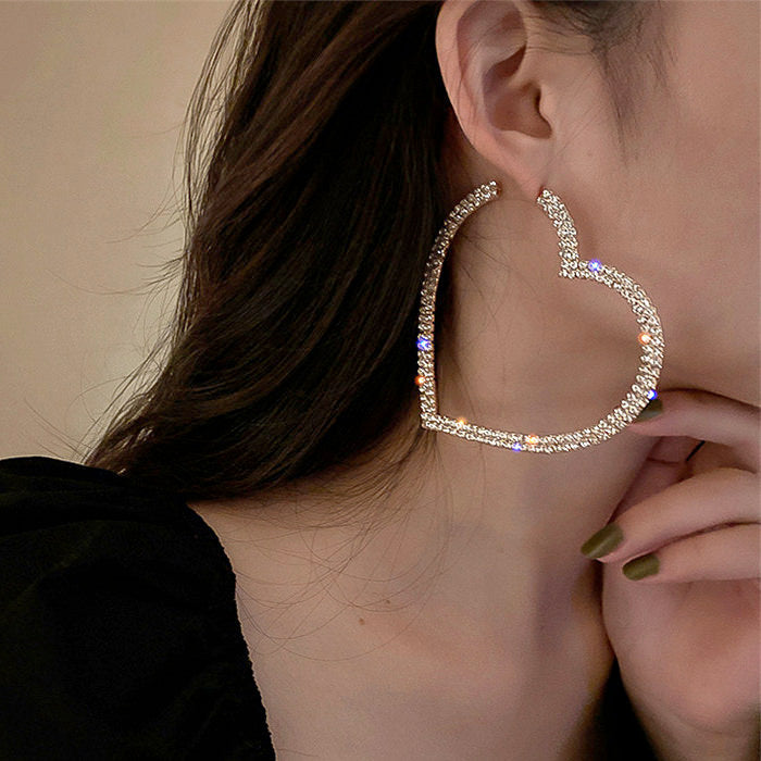 VILZSTUDIOS Charming heart hoop earrings for stylish accessories