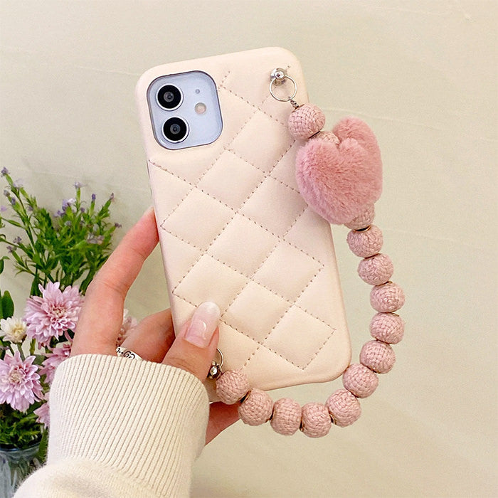 VILZSTUDIOS Stylish phone case with heart chain design