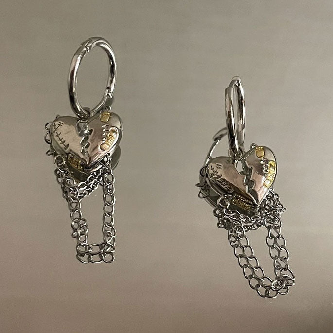VILZSTUDIOS Heart-shaped earrings with charm by VILZSTUDIOS