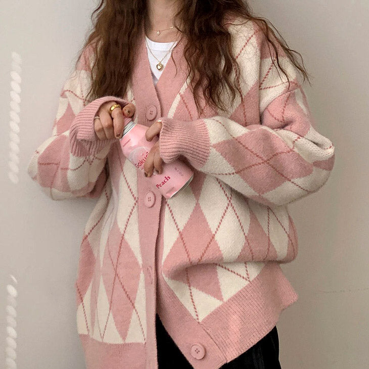 VILZSTUDIOS Stylish argyle cardigan for versatile fashion