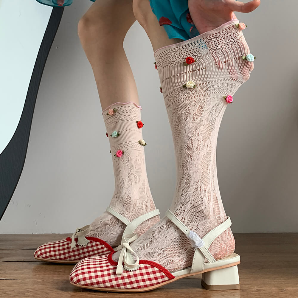 VILZSTUDIOS Charming lace socks with rosebud embellishments