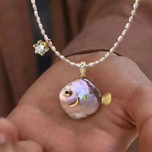 VILZSTUDIOS Elegant pearl fish pendant necklace