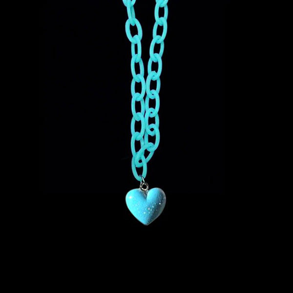 VILZSTUDIOS Fashionable heart necklace for stylish accessories