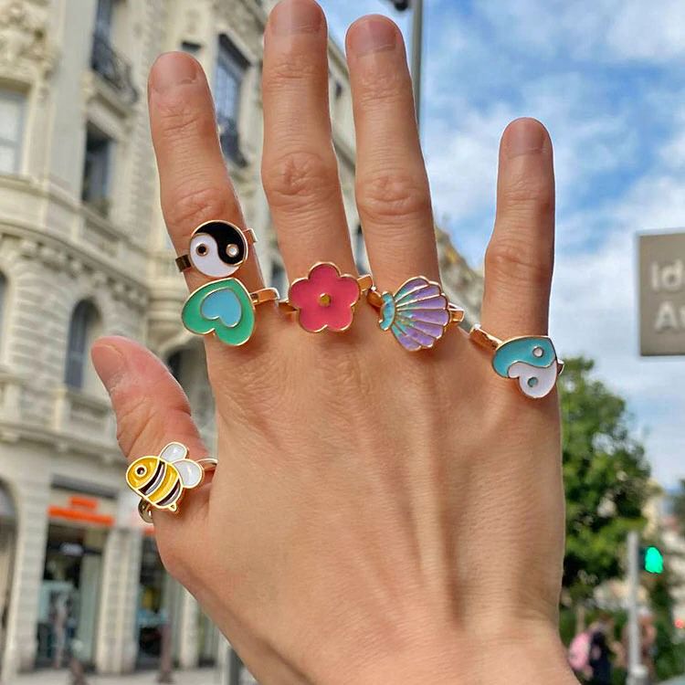 VILZSTUDIOS Yin Yang design spinning ring for anxiety relief