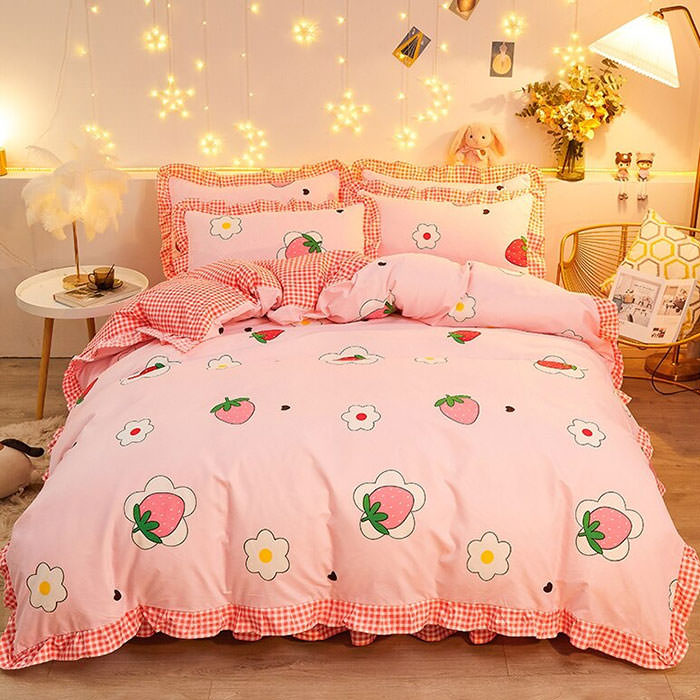 VILZSTUDIOS Charming strawberry bedding set with duvet cover and pillowcase