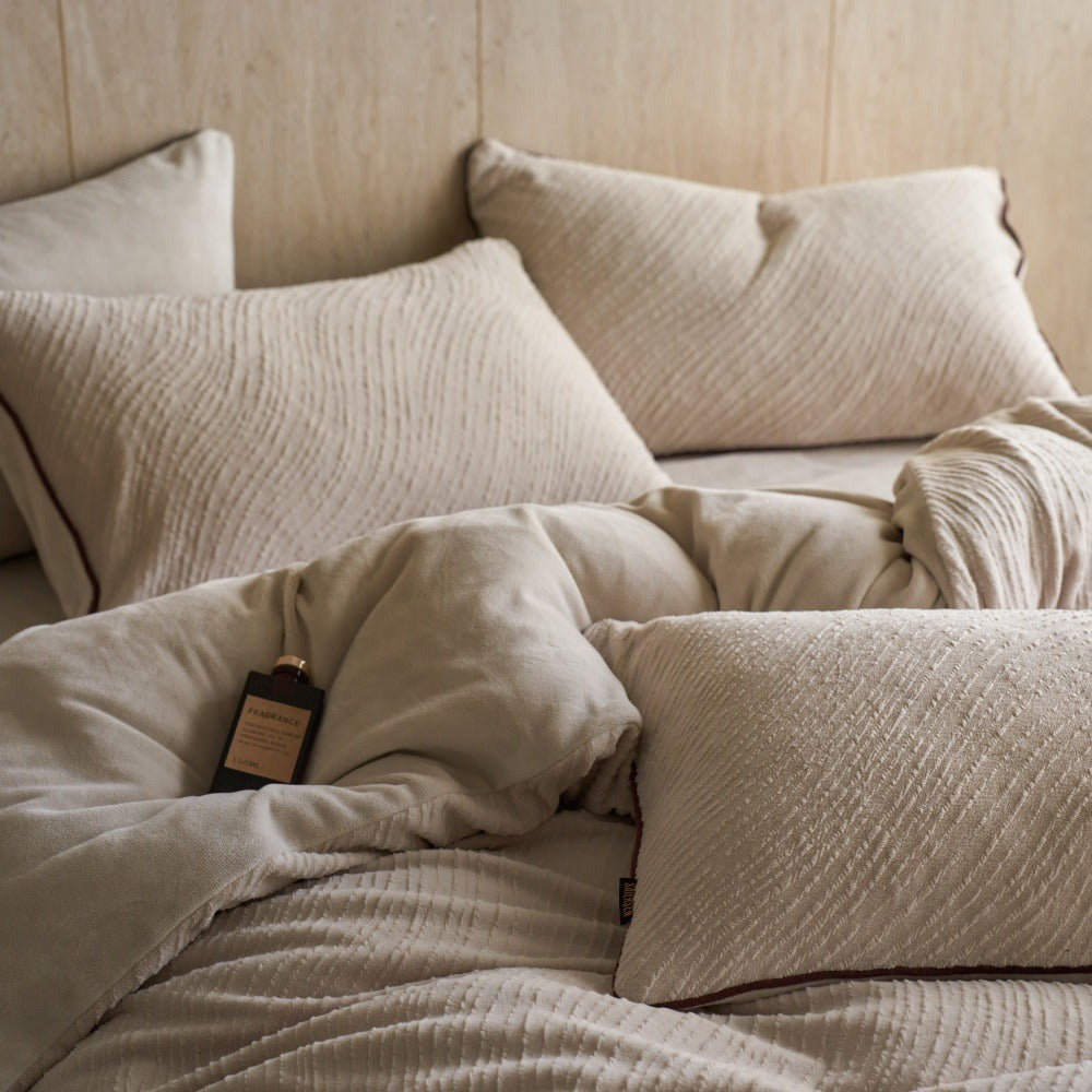 VILZSTUDIOS warm cream chevron ribbed fleece bedding set with dark brown piping
