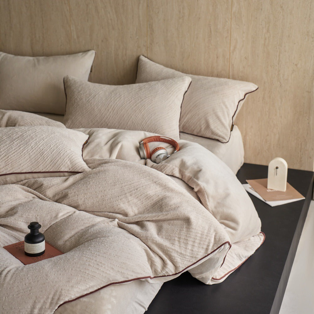 VILZSTUDIOS warm cream chevron ribbed fleece bedding set with dark brown piping