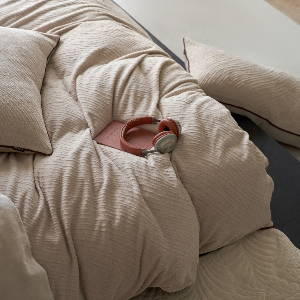 VILZSTUDIOS warm cream chevron ribbed fleece bedding set with dark brown piping
