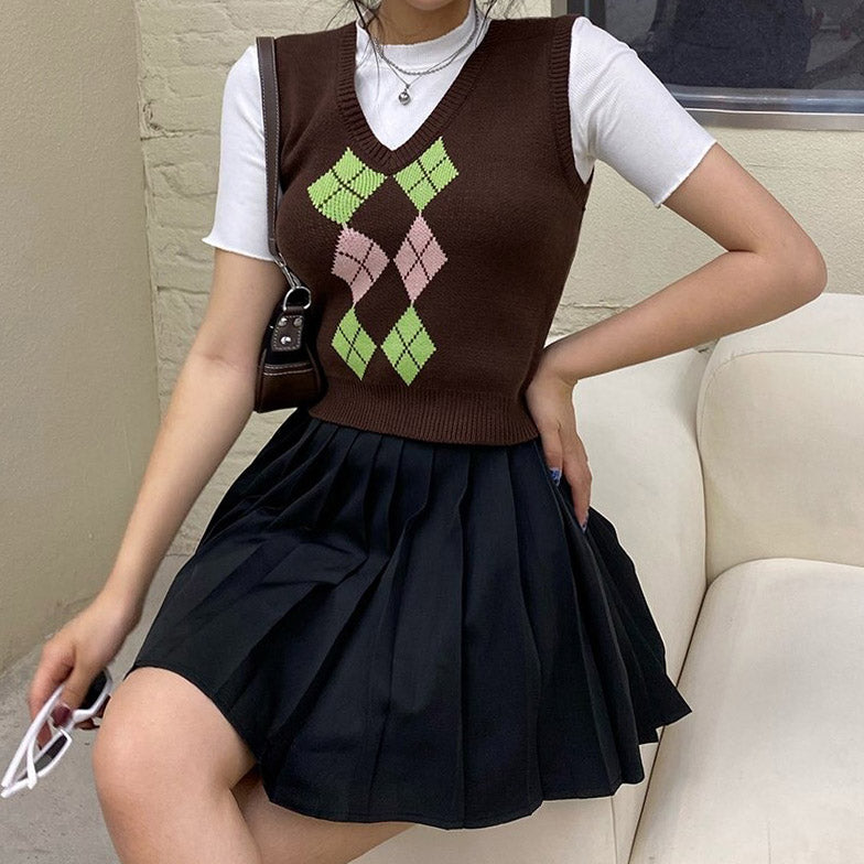 VILZSTUDIOS Chic sleeveless argyle vest by VILZSTUDIOS