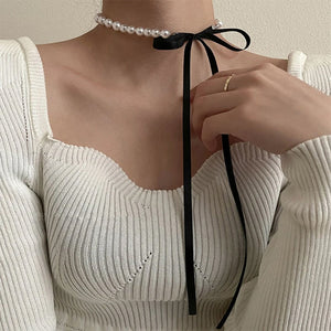 VILZSTUDIOS Stylish pearl necklace with bow design