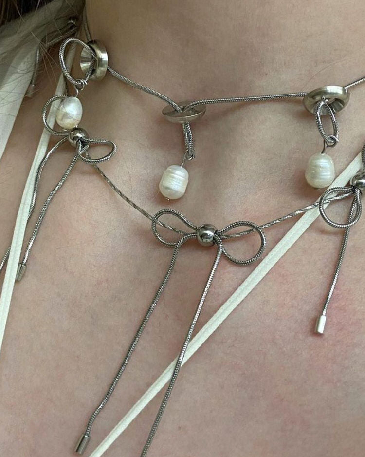 VILZSTUDIOS Stylish silver bow choker accessory