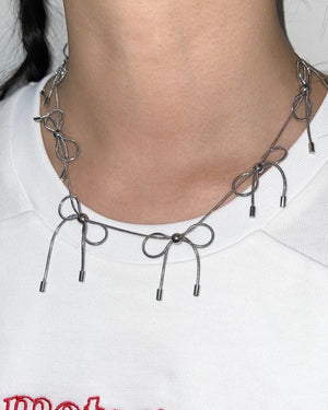 VILZSTUDIOS Stylish silver bow choker accessory