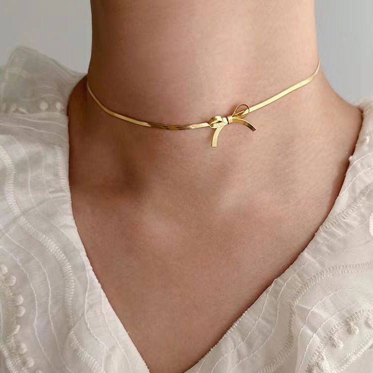 VILZSTUDIOS Stylish metal bow choker necklace for fashion enthusiasts
