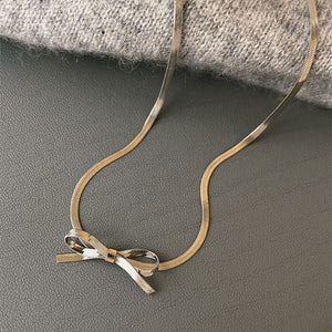 VILZSTUDIOS Stylish metal bow choker necklace for fashion enthusiasts