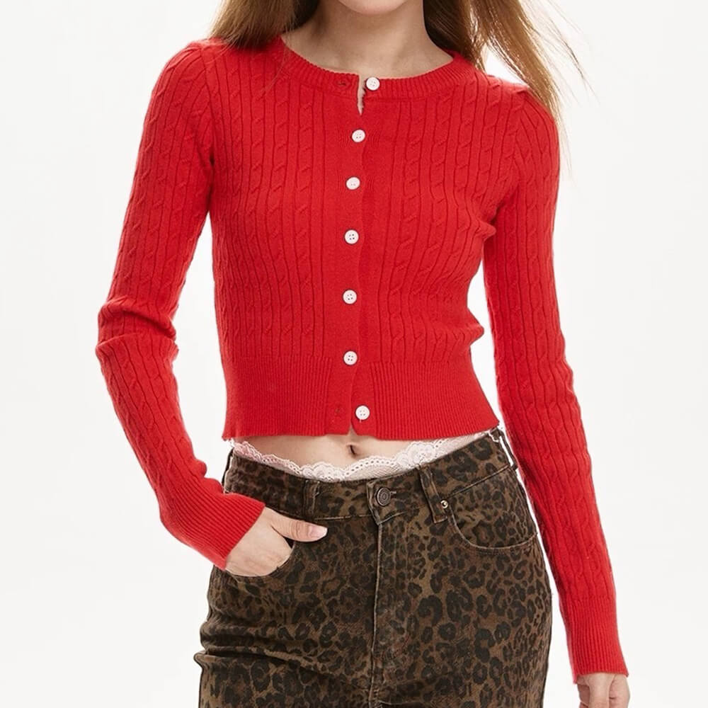 VILZSTUDIOS Chic cable-knit cropped long sleeve top for stylish layering