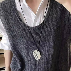 VILZSTUDIOS Stylish adjustable necklace with comb charm