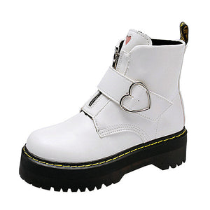 VILZSTUDIOS stylish white footwear
