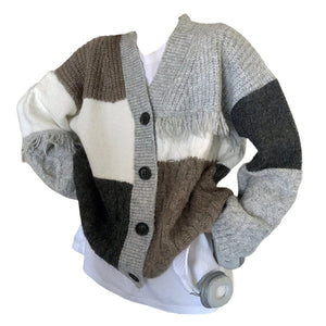 VILZSTUDIOS Chic knit cardigan with fringe design