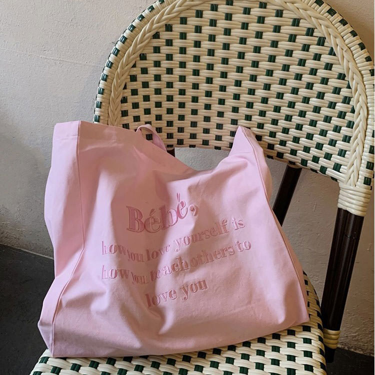 VILZSTUDIOS Stylish tote bag with embroidery design