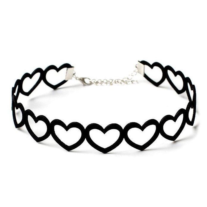 VILZSTUDIOS Stylish heart embellished choker accessory