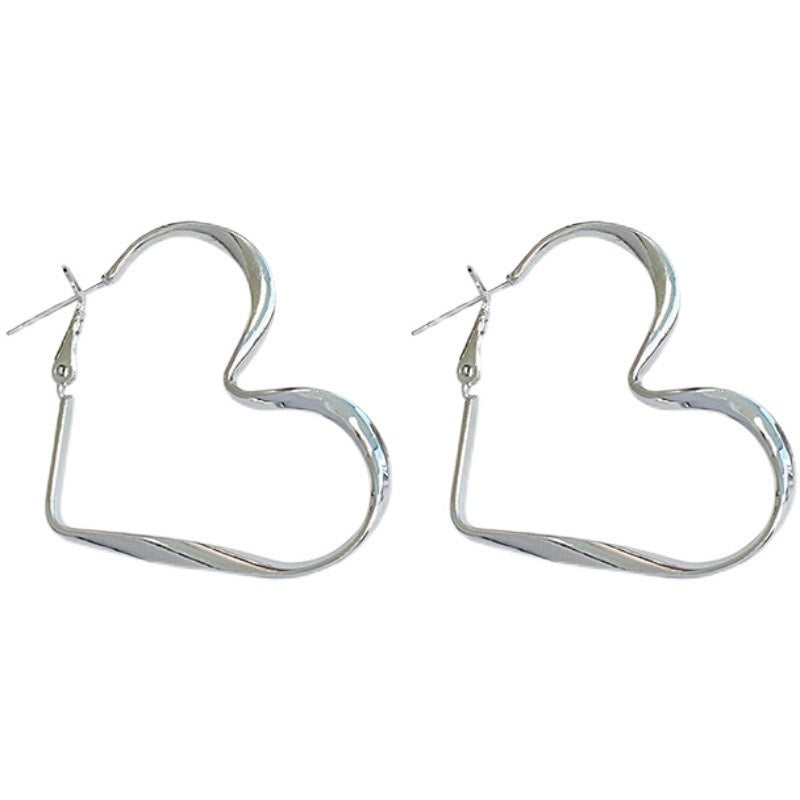 VILZSTUDIOS Minimalist heart earrings for stylish accessories