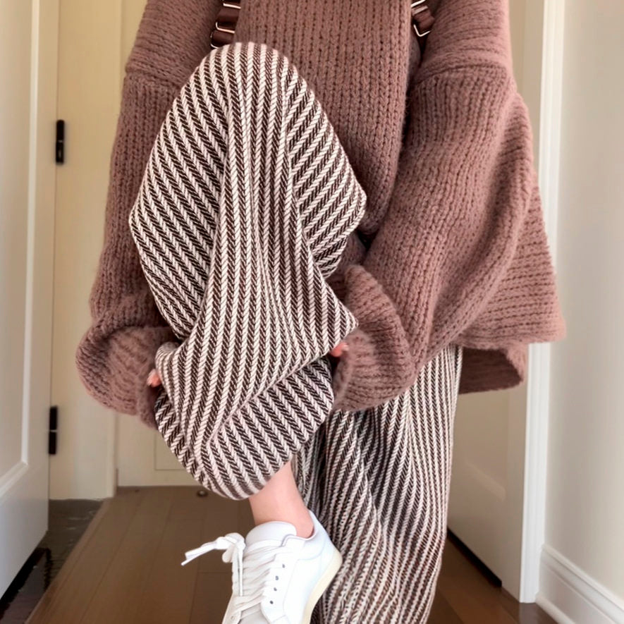 VILZSTUDIOS Stylish knit pants with herringbone pattern and wide legs