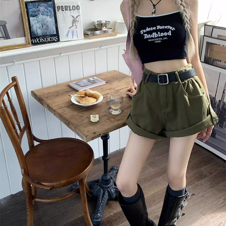 VILZSTUDIOS Chic high-waisted khaki shorts from VILZSTUDIOS