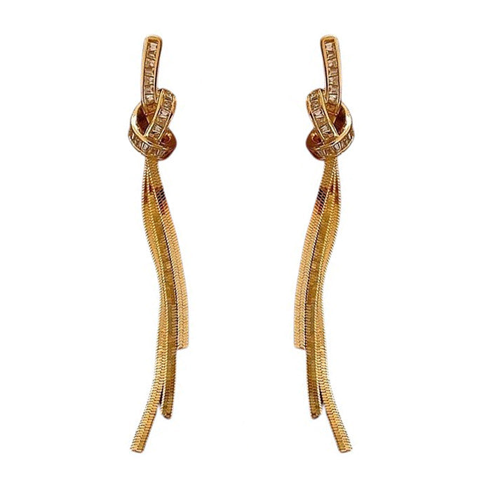 VILZSTUDIOS Elegant dangle earrings with knot design