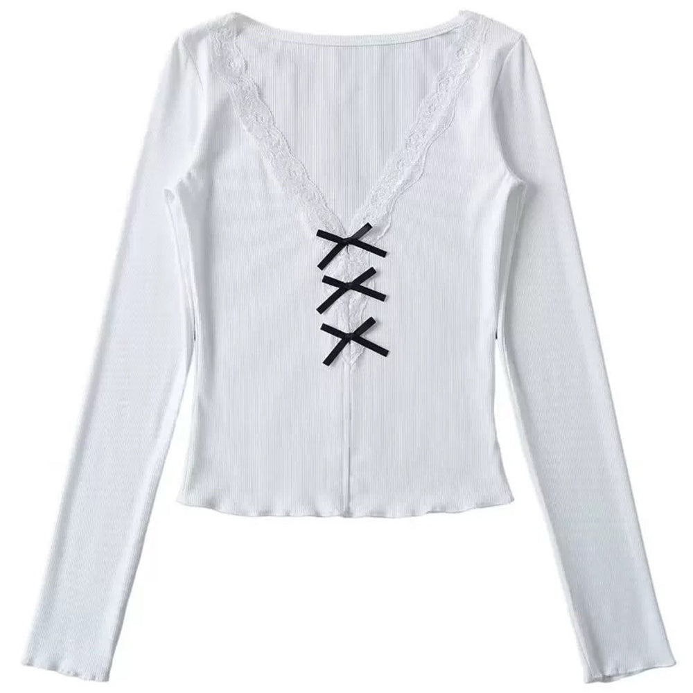 VILZSTUDIOS Stylish lace-trimmed V-neck top for trendy outfits