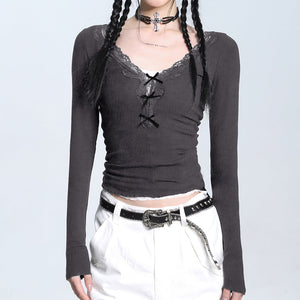 VILZSTUDIOS Stylish lace-trimmed V-neck top for trendy outfits