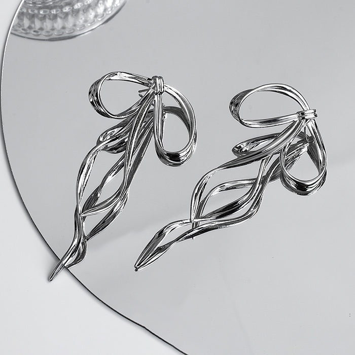 VILZSTUDIOS Stylish metallic bow earrings made from zinc alloy