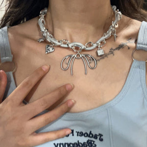 VILZSTUDIOS Fashionable necklace with silver chain and pendants