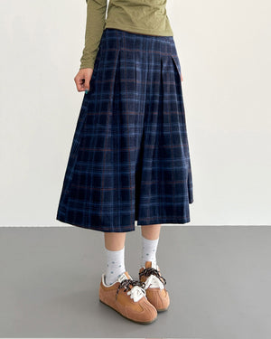 VILZSTUDIOS Chic plaid pleated midi skirt for stylish outfits