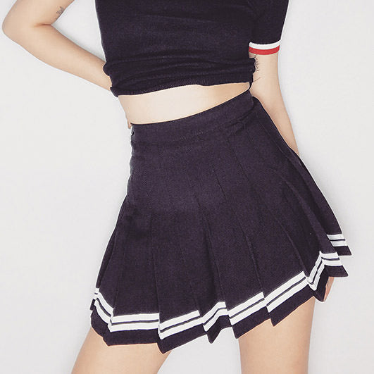 VILZSTUDIOS Chic pleated skirt from VILZSTUDIOS