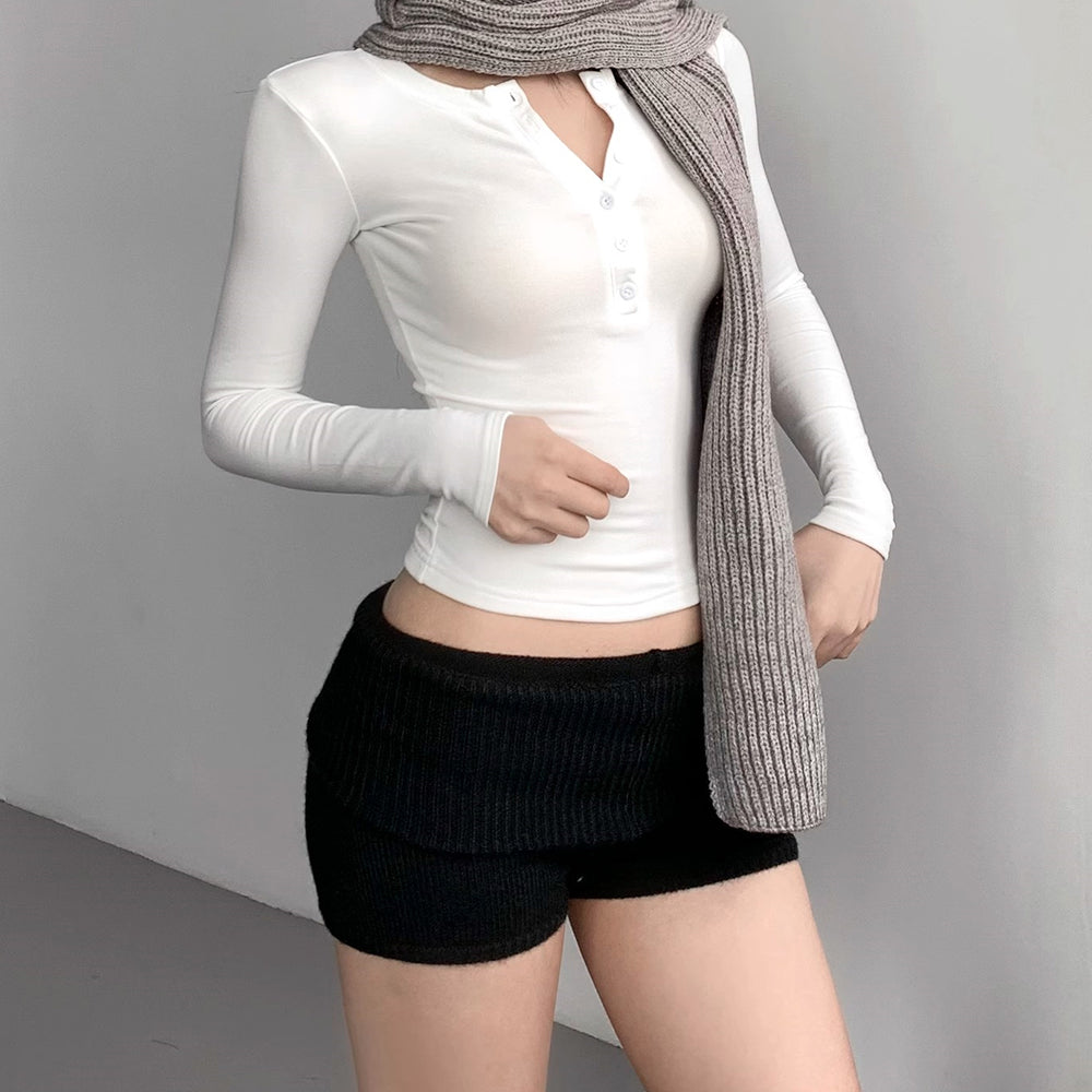 VILZSTUDIOS Stylish ribbed knit shorts with foldover waistband